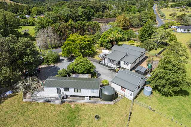 Maungatapere lifestyle with two dwellings