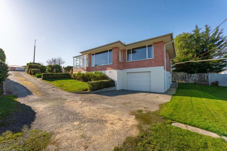 24 Hill View Crescent_5