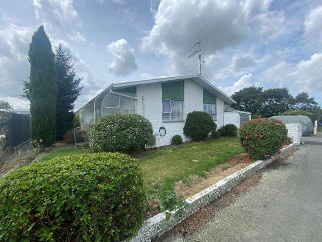 Two Bedroom Close to Town