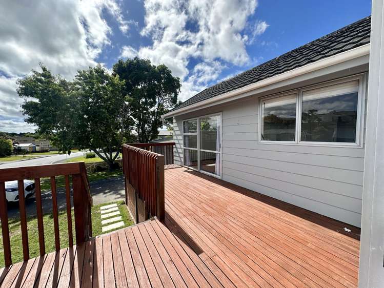 1 Theban Place Totara Vale_9