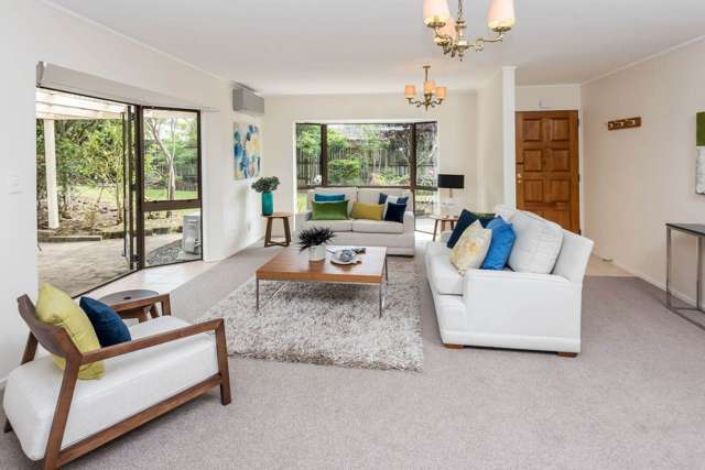 Well presented 3 bedroom brick & tile
