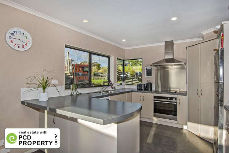 84 Valley View Road Otaika_6