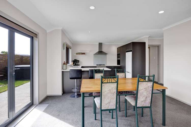 5a James Drive Bell Block_4