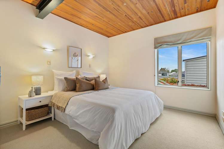 2/145 Victoria Road Devonport_17