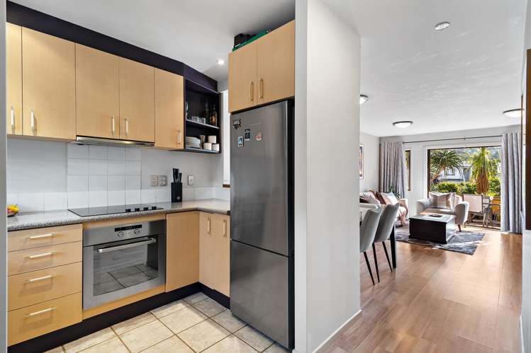 25/92 Bush Road Albany_4