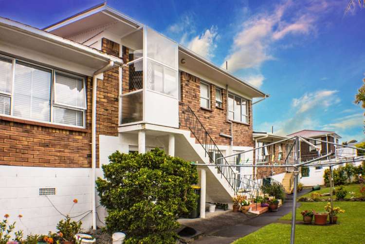 2/1 Bodi Place Te Atatu South_16