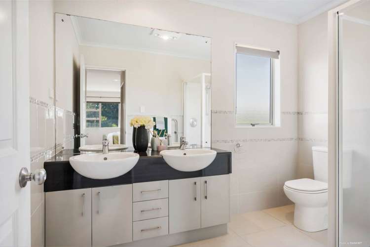 64 Salford Crescent Flat Bush_13