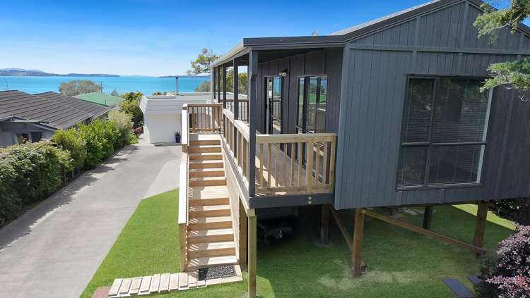  3 Virginia Circus Snells Beach_8