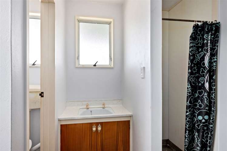 96 Neill Street Hornby_14