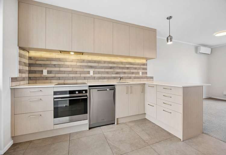 2/10 Matiere Road Onehunga_5