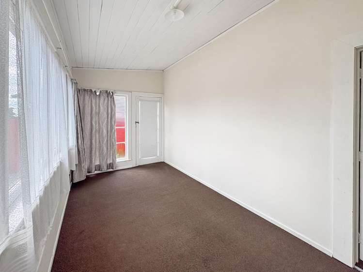 240 Ferguson Street 10930_8