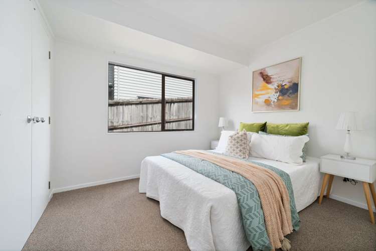 2/57 Moore Street Hillcrest_11