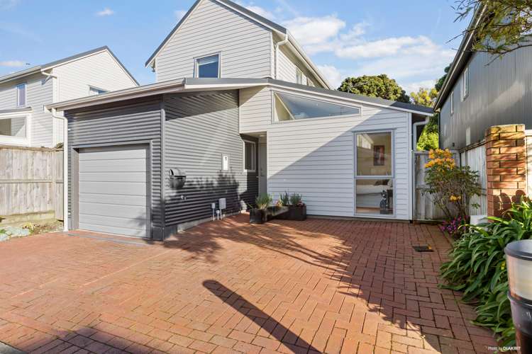 14/36 Dee Street Island Bay_0