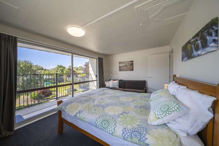 14 Pompolona Street Te Anau_11