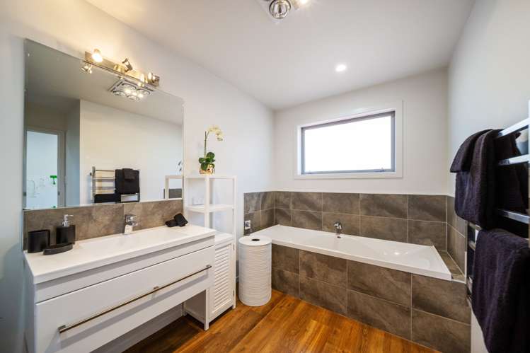 19b Kenmore Street Westown_16