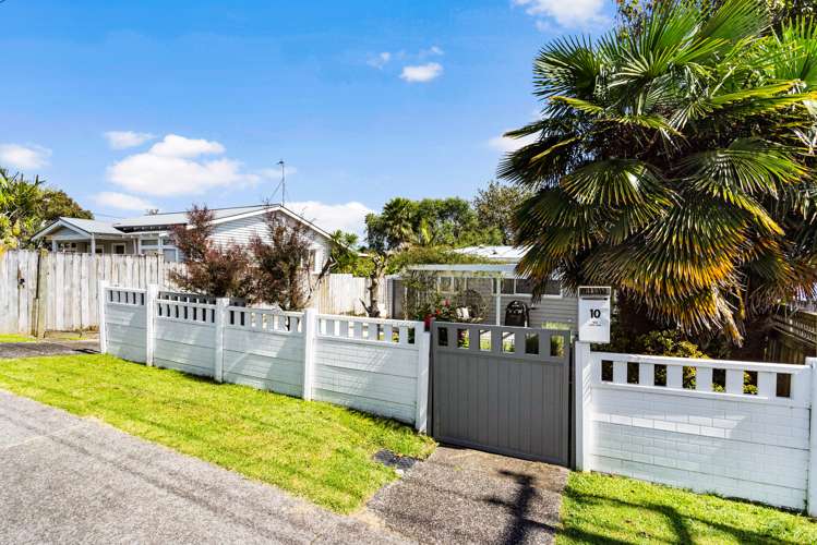 1/10 Cresta Avenue Beach Haven_19