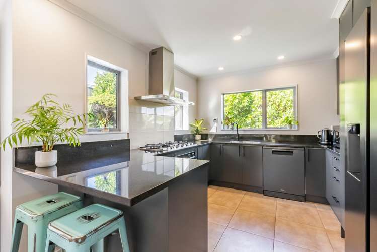 17 Sumner Terrace Aotea_10