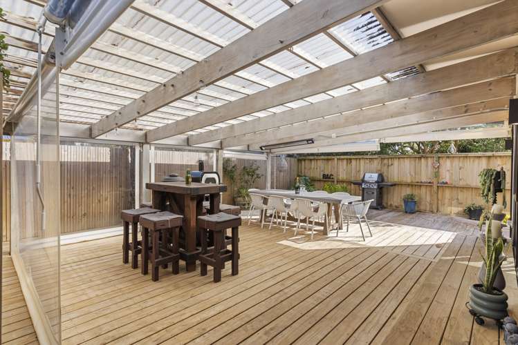 2/8 Enderby Drive Te Atatu Peninsula_11