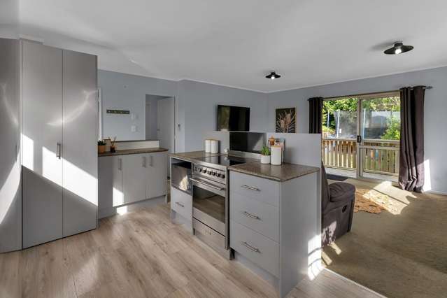 Charming 3-4 Bedroom Home in Otaika
