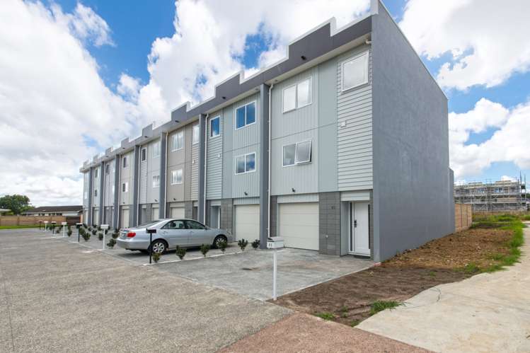 85 Bordeaux Parade Te Atatu South_24