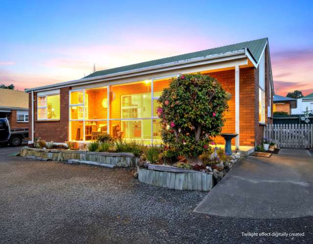 Cosy Comfort & Sun-Filled Living