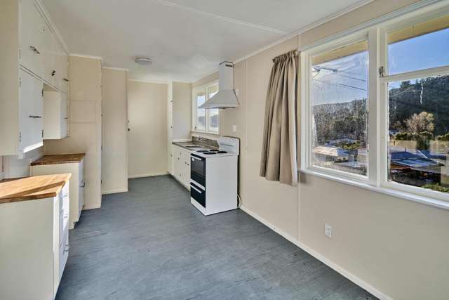 13 Willcox Grove Naenae_4