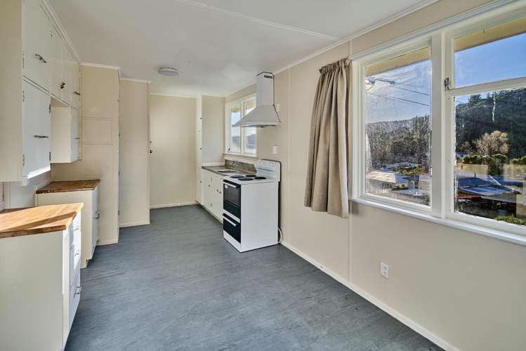 13 Willcox Grove Naenae_4