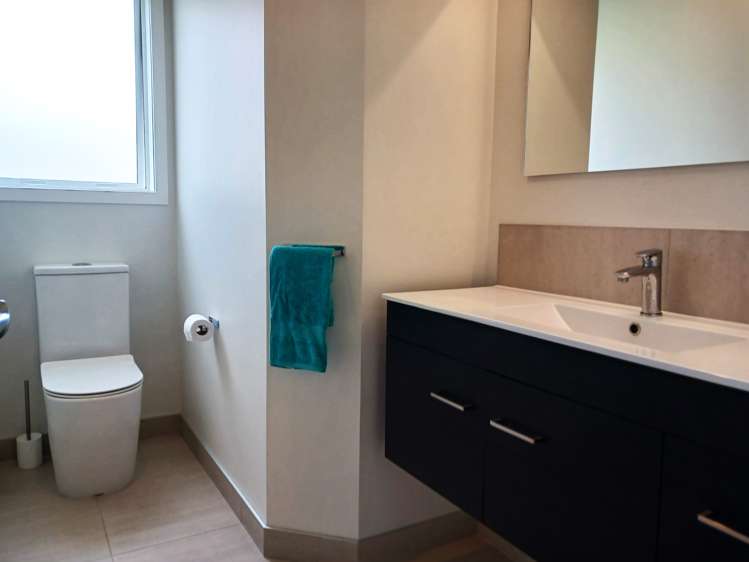 2 Sunset Heights Cable Bay_19