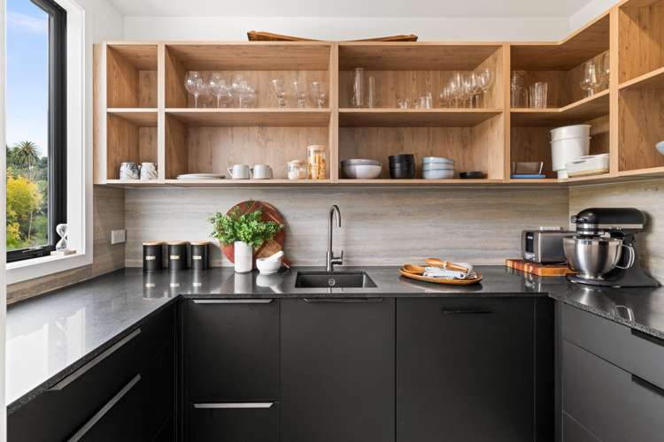 87 Oak Road Poraiti_13
