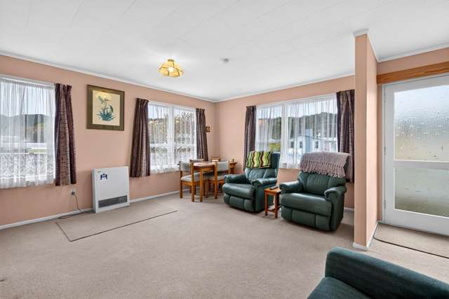 1 Kumeroa Grove Wainuiomata_2