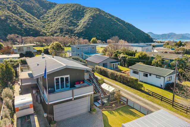 14 Beach Road Waikawa_1
