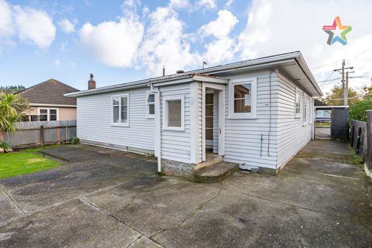 5 Bythell Street Wainuiomata_11