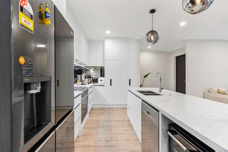 51 Siren Street Wainui_19