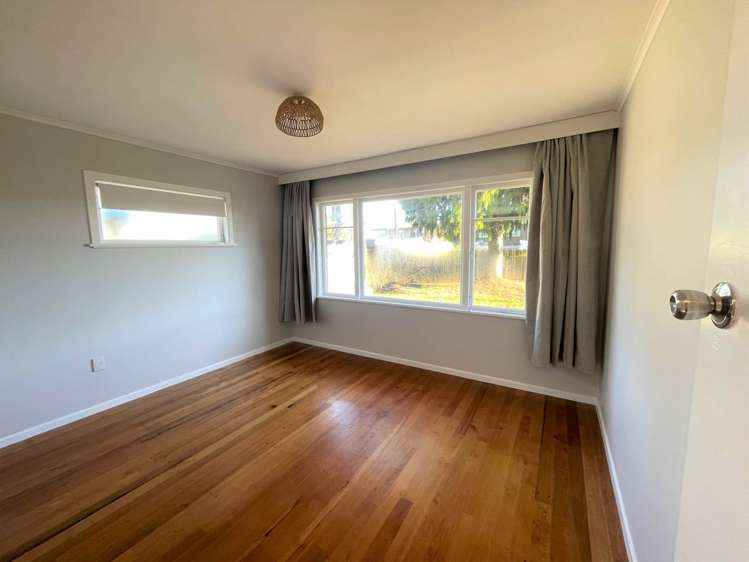 16 Tindall Crescent Otara_7