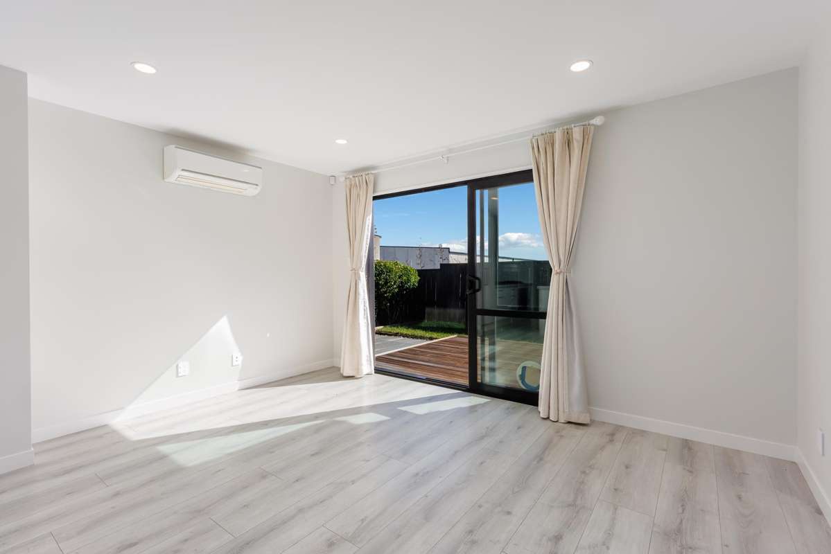 8 Alexander French Close_5