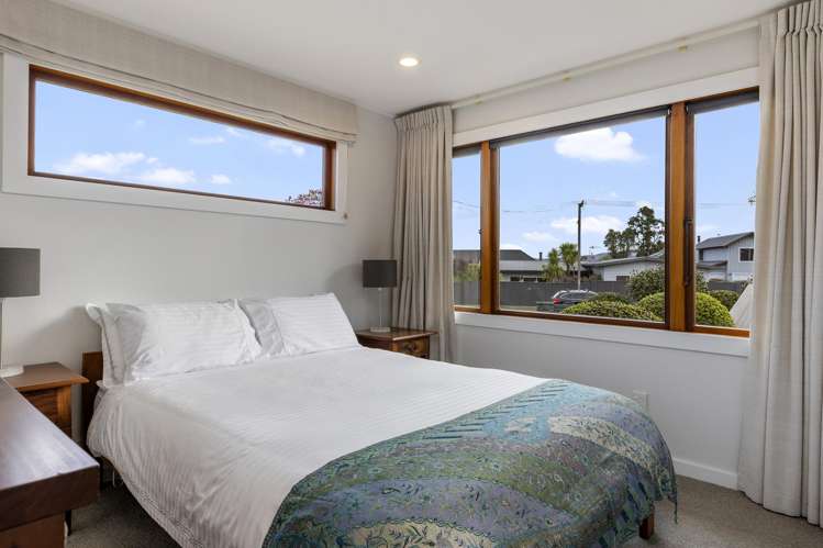 26 Kiwi Street Bird Area_17