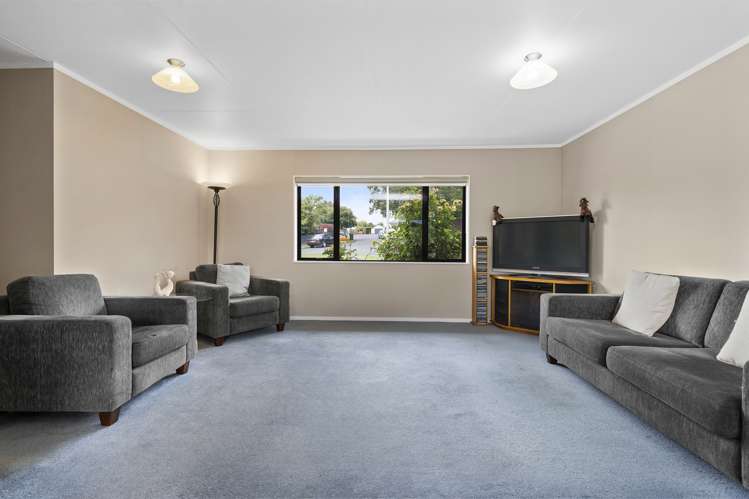 8 Robyn Hyde Place Leamington_8