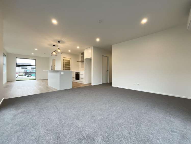 26 Accadia Drive 11103_5