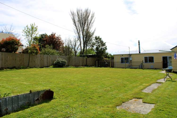 8 Armstrong Street Balclutha_19