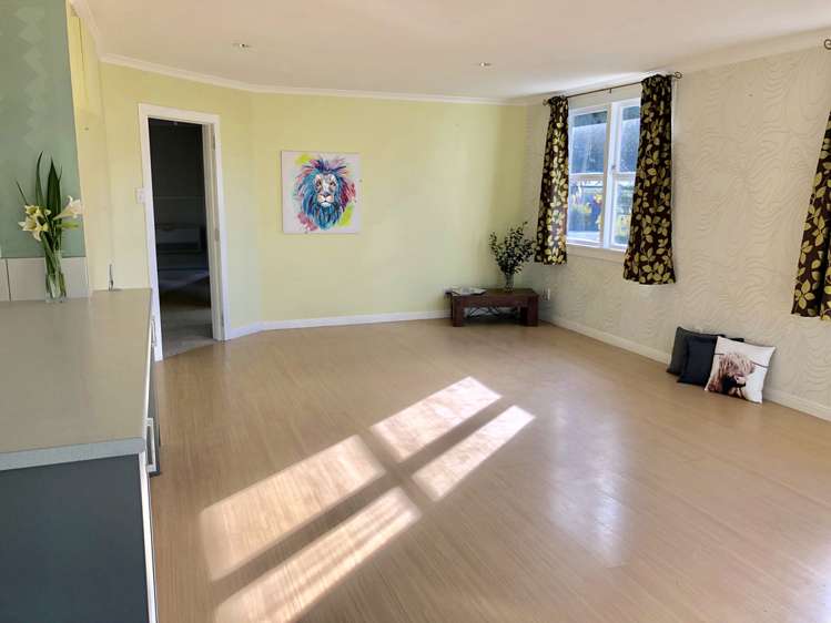 21 Home Street Manapouri_12