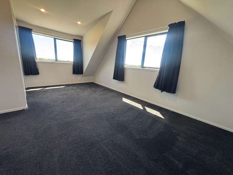 61 Jean MacKay Place Dairy Flat_5