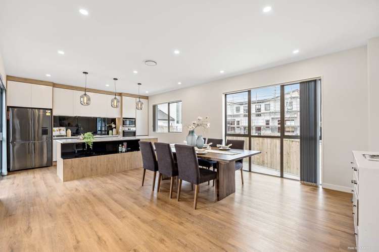 12a Sheridan Drive New Lynn_8