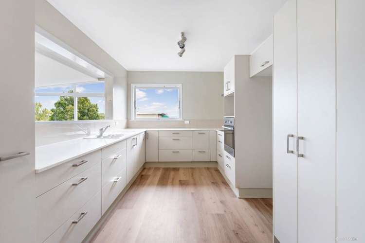 80 Roberts Road Te Atatu South_9