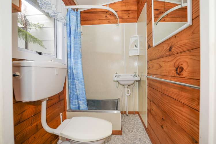 19 Wharewaka Road Wharewaka_23