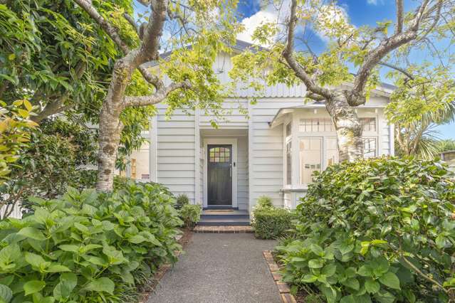 Exquisite Character, Glorious Gardens