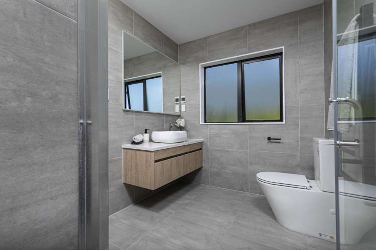 8C Albany Highway Greenhithe_26