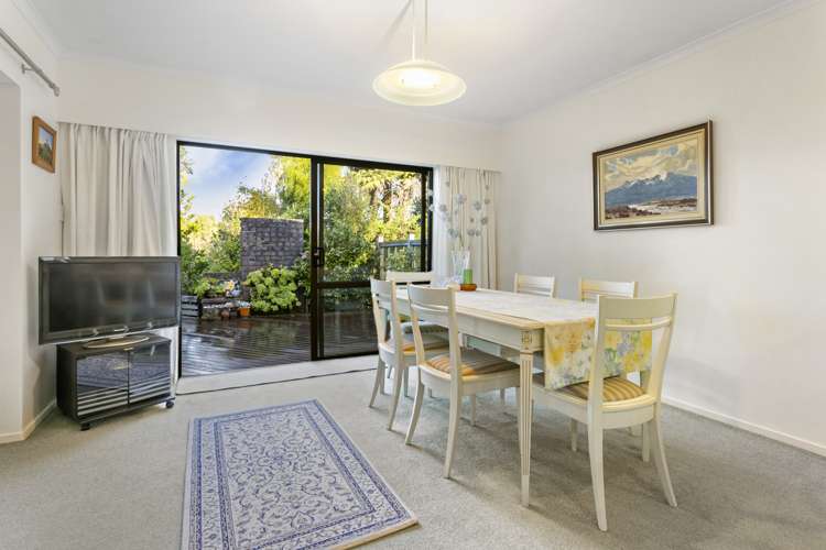 17 Atarua Gardens Waiatarua_6