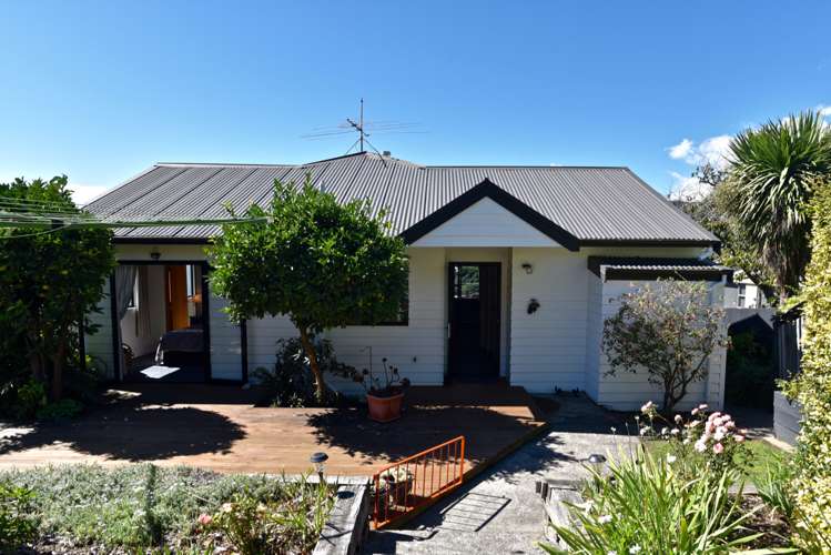 13 Penlington Place Akaroa_3