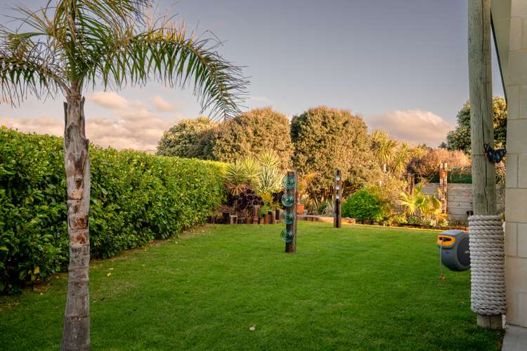 18 Takahe Drive Paraparaumu Beach_32