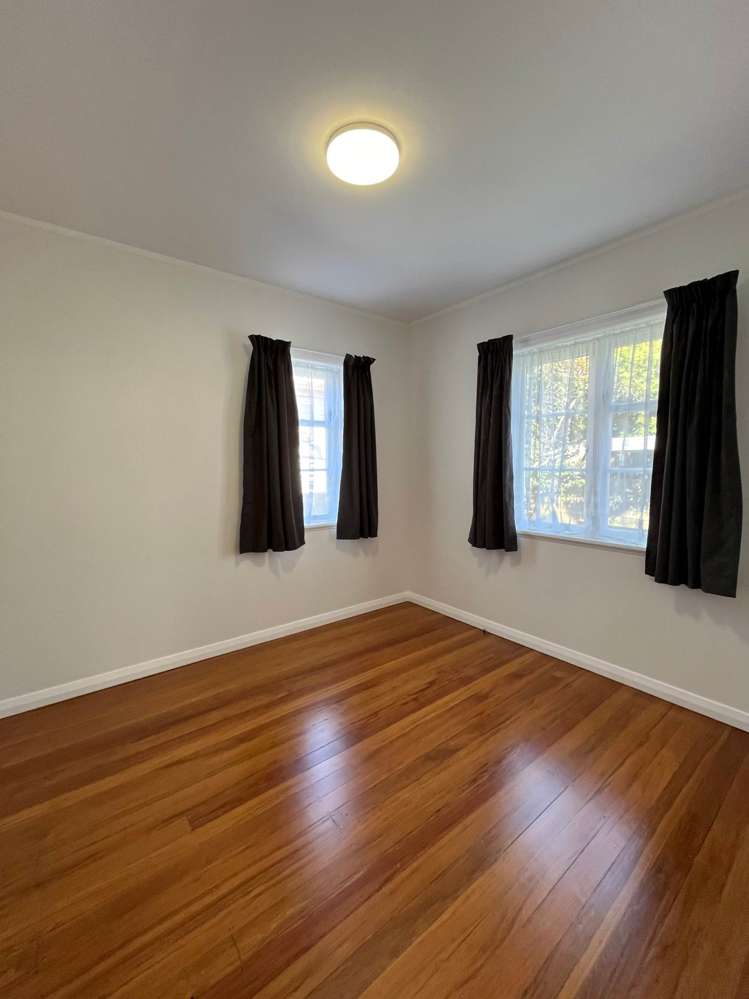 42 Willcott Street Mount Albert_8